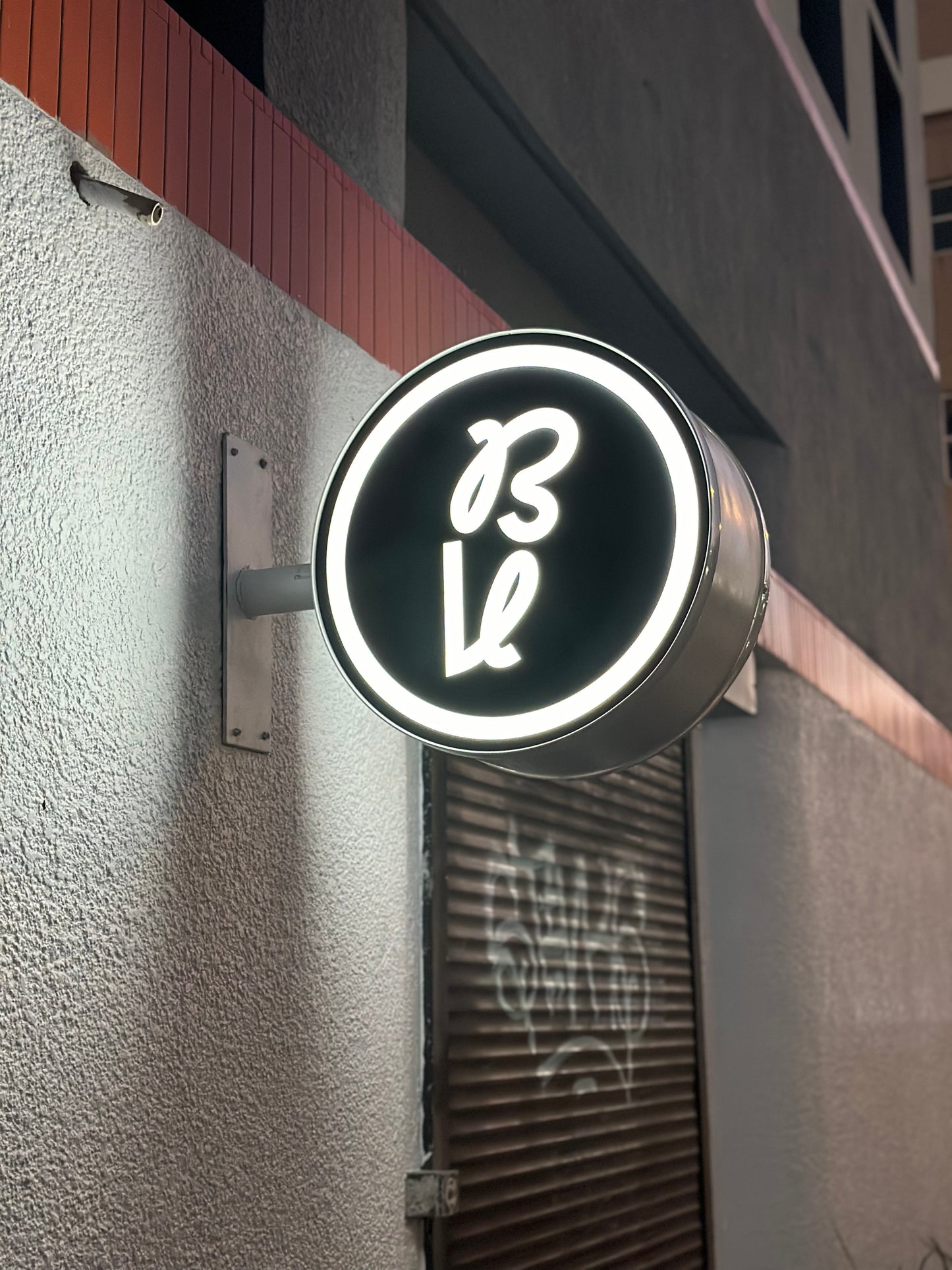 Blade sign